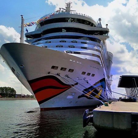 Vormann Jantzen, Direkt Am Leuchtturm Lägenhet Rostock Exteriör bild