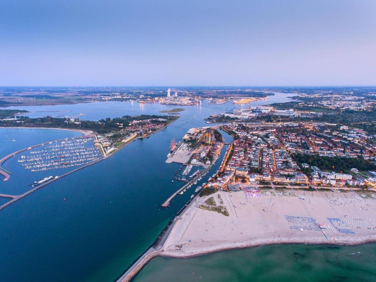 Vormann Jantzen, Direkt Am Leuchtturm Lägenhet Rostock Exteriör bild